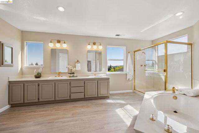 2004 Fries Ct, Martinez CA: https://media.crmls.org/mediaz/d933375d-2d72-4217-91aa-1c133c73baaf.jpg