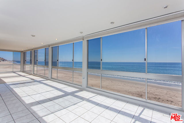 22548 PACIFIC COAST Highway, Malibu CA: https://media.crmls.org/mediaz/d9336087-5ced-4126-a69d-bf6133688c22.jpg