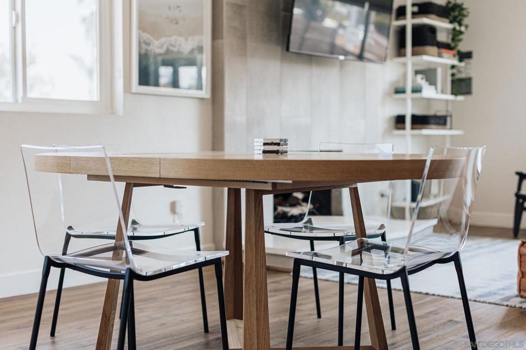 https://media.crmls.org/mediaz/d933b6ad-3977-4a64-b0b2-ba15142d40d5.jpg?preset=X-Large