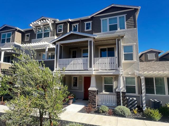 6404 Laguna Seca Lane, Gilroy CA: https://media.crmls.org/mediaz/d933de62-a0dc-4ba1-be65-f104d7f42c71.jpg