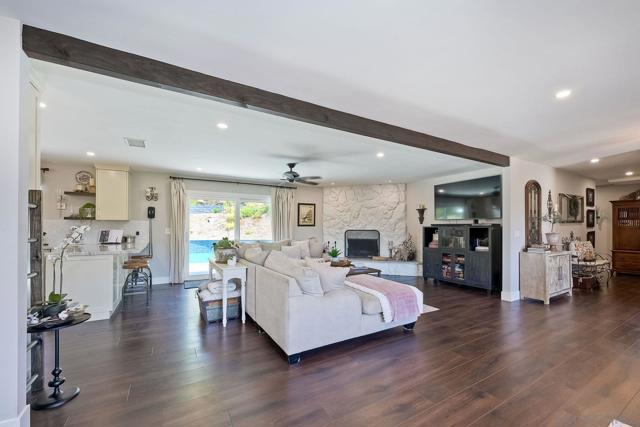 660 Via Rancho Pkwy, Escondido CA: https://media.crmls.org/mediaz/d9343b49-afd5-4361-9b12-e4bc82f6bae5.jpg