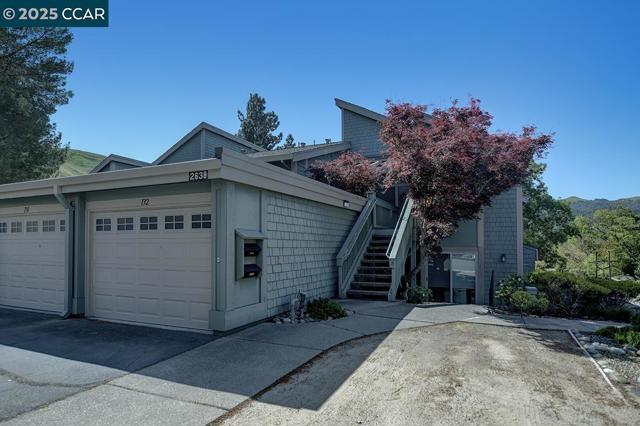 2638 Saklan Indian Dr, Walnut Creek CA: https://media.crmls.org/mediaz/d9345448-4e14-4dba-b460-8f8d148e9118.jpg