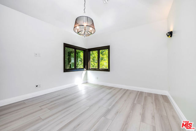 1600 Benedict Canyon Drive, Beverly Hills CA: https://media.crmls.org/mediaz/d93455a8-56ca-45e4-a93f-d0610999c561.jpg