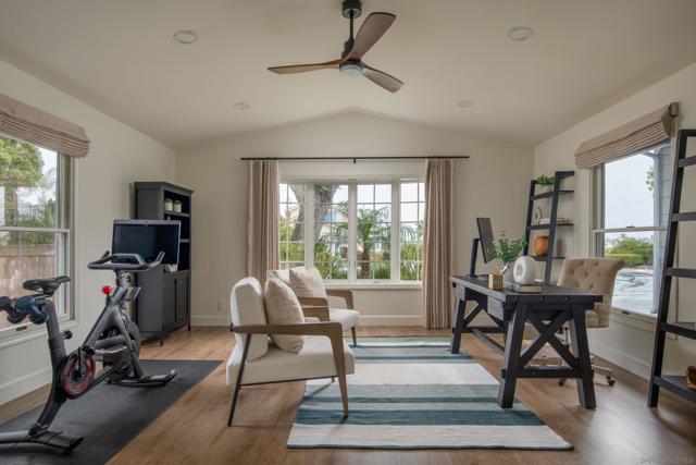 11766 Clearwood Ct, San Diego CA: https://media.crmls.org/mediaz/d93489ea-7bf9-462e-a21f-0e4ce2c06a44.jpg