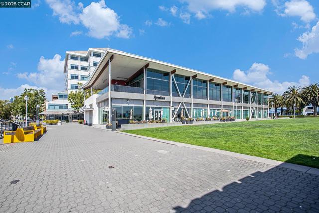 410 Webster St #1, Oakland CA: https://media.crmls.org/mediaz/d934fbc6-dc83-417d-ac8c-14574e8d53d6.jpg