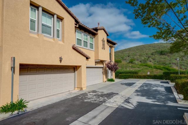 12665 Creekview Dr, San Diego CA: https://media.crmls.org/mediaz/d935c4dd-7c70-42c7-b1fc-7b0506ceb5fe.jpg