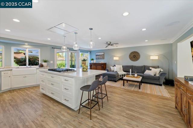 9461 Thunderbird Pl, San Ramon CA: https://media.crmls.org/mediaz/d9364d8b-98e1-4fd4-bcb5-9aecd44156d9.jpg