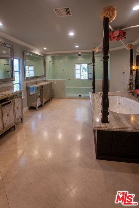 3501 Caribeth Drive, Encino CA: https://media.crmls.org/mediaz/d9364e5a-312f-4745-a5c0-5045a6855678.jpg