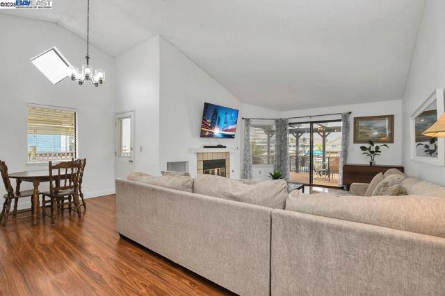 4691 Spinnaker Way, Discovery Bay CA: https://media.crmls.org/mediaz/d936b6c7-3da1-452f-bd55-17f02c65e3c9.jpg
