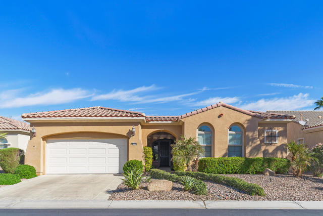81126 Avenida Lorena, Indio CA: https://media.crmls.org/mediaz/d936dd3e-42a2-4f72-b8eb-0b90a3d7a20f.jpg
