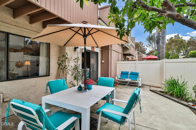 1993 Wheelwright Lane, Newbury Park CA: https://media.crmls.org/mediaz/d936e234-618f-4fd5-9dbc-c0514274500d.jpg
