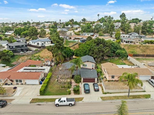 1134 Carlsbad Street, Spring Valley CA: https://media.crmls.org/mediaz/d9375b41-f73a-43b8-8f1e-fe21bc9736ce.jpg
