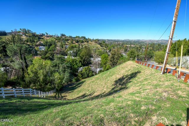 Detail Gallery Image 13 of 54 For 4845 N Calderon Rd, Woodland Hills,  CA 91364 - – Beds | – Baths