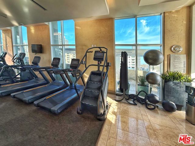 717 W Olympic Boulevard, Los Angeles CA: https://media.crmls.org/mediaz/d937d0e0-e47a-4ff8-a769-1aacbc4885b4.jpg