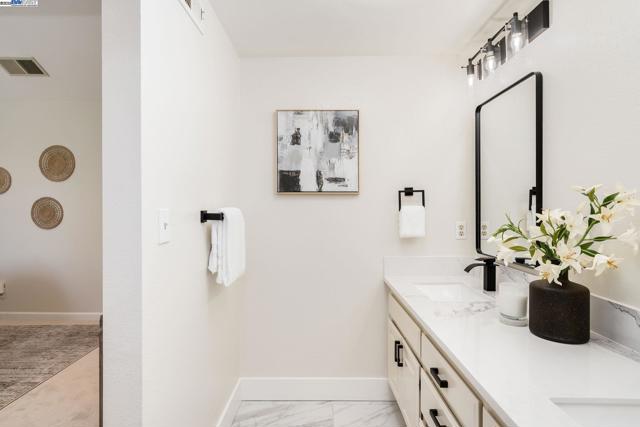 44930 Lynx Dr, Fremont CA: https://media.crmls.org/mediaz/d937efdb-352a-4670-a019-63c02b0822b2.jpg