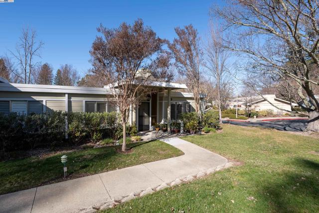 1141 PTARMIGAN DR, Walnut Creek CA: https://media.crmls.org/mediaz/d937f7d9-cd40-4cc5-becf-29f5f989ba08.jpg
