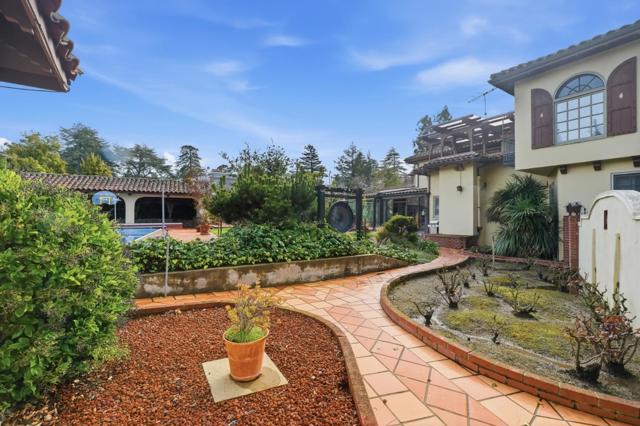 730 Hillsborough Boulevard, Hillsborough CA: https://media.crmls.org/mediaz/d938444a-802c-4da9-879e-6bb7f922e62a.jpg