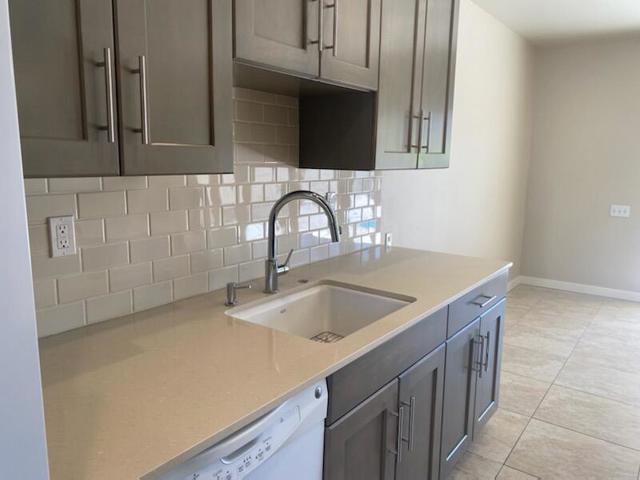 48190 Birdie Way, Palm Desert CA: https://media.crmls.org/mediaz/d9385b7b-1b11-4f82-ba2d-9d1a679e9556.jpg