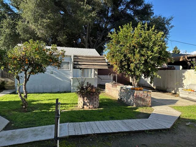 510 Bassett Street, King City CA: https://media.crmls.org/mediaz/d9395ecb-2268-43d7-81d8-5104911e3efe.jpg