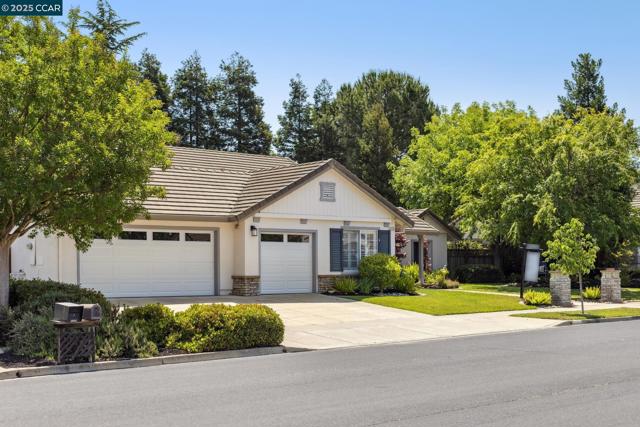 2232 Normandy Cir, Livermore CA: https://media.crmls.org/mediaz/d9398871-b417-4504-ae8c-99bd77e8b614.jpg