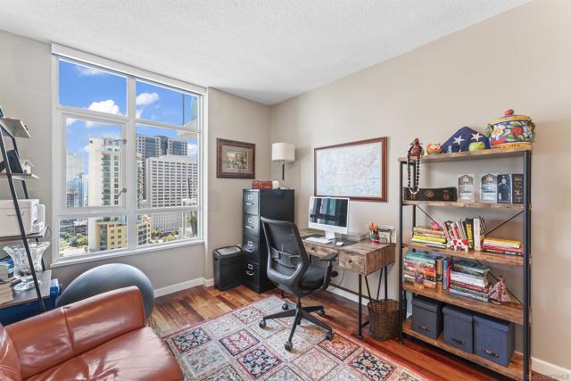 850 Beech Street, San Diego CA: https://media.crmls.org/mediaz/d9399a1f-655b-421b-a757-5a1ce265bceb.jpg