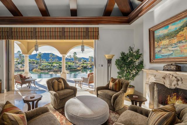 52345 Via Savona, La Quinta CA: https://media.crmls.org/mediaz/d939b424-15b6-4929-8505-ffec20e5b680.jpg