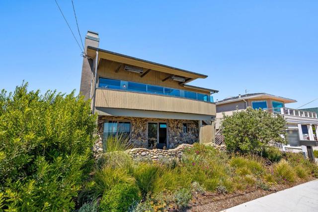 1122 W Cliff Drive, Santa Cruz CA: https://media.crmls.org/mediaz/d93a3e29-1c51-4598-bc22-69c701cf72eb.jpg