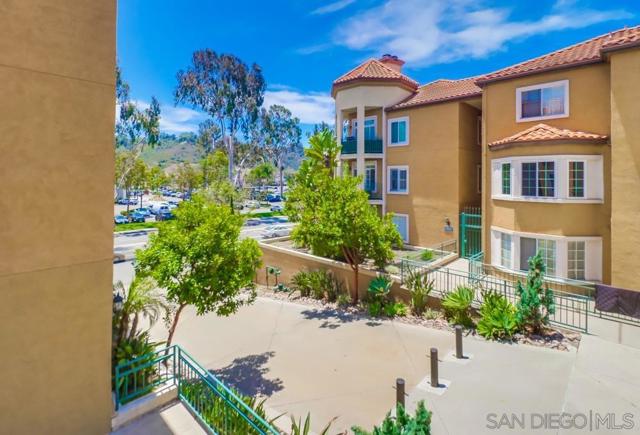 2020 Camino De La Reina, San Diego CA: https://media.crmls.org/mediaz/d93ab6ae-dc9b-420f-b45d-7910e8436b26.jpg
