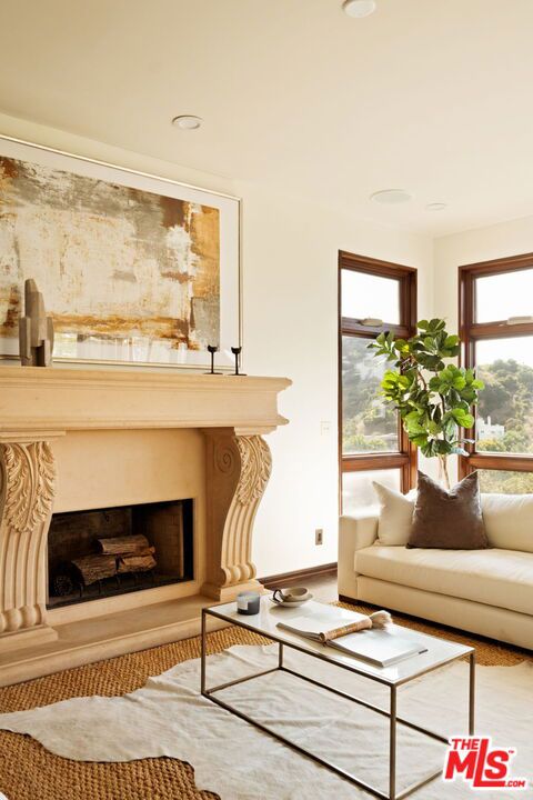2125 Kew Drive, Los Angeles CA: https://media.crmls.org/mediaz/d93aecf7-f089-4f50-ac36-63ed088663a6.jpg