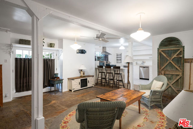 2020 Coldwater Canyon Drive, Beverly Hills CA: https://media.crmls.org/mediaz/d93b5d16-f9bd-4878-a2b4-e1b8b0653a8d.jpg