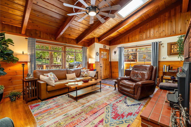 25445 Palomar Road, Idyllwild CA: https://media.crmls.org/mediaz/d93c9f52-bd70-4257-af76-c75c69456373.jpg