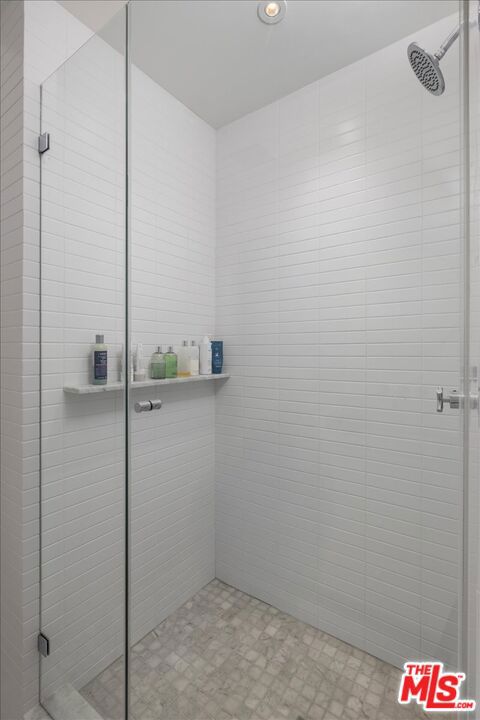 4934 La Roda Avenue, Los Angeles CA: https://media.crmls.org/mediaz/d93cb7e8-7045-4799-9ab4-404d5f4f27e3.jpg