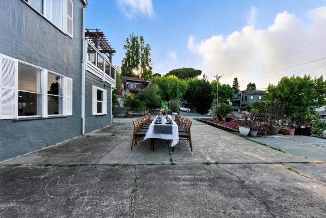 35 Mono Street, Brisbane CA: https://media.crmls.org/mediaz/d93cf1be-ce3f-452d-8b0f-807a2cce4950.jpg