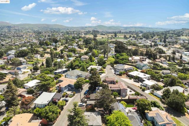 120 Sunset Ave, Vallejo CA: https://media.crmls.org/mediaz/d93eb111-01f0-4458-b2f3-c40f252c04a3.jpg