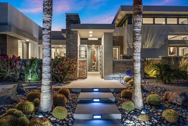 23 Emerald Court, Rancho Mirage CA: https://media.crmls.org/mediaz/d93f3143-19d3-41c7-b23e-1d555be1b30b.jpg