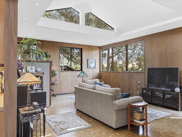 3405 Rio Road, Carmel CA: https://media.crmls.org/mediaz/d93fb496-3962-4315-85f0-6413950e958a.jpg