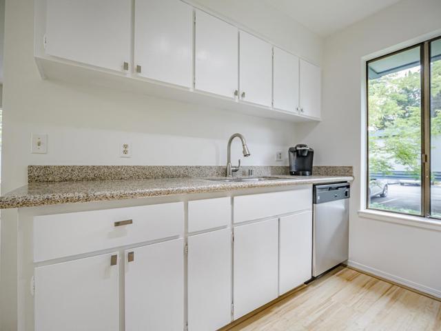 1925 46th Avenue, Capitola CA: https://media.crmls.org/mediaz/d93fc5e2-07f3-4fbf-8540-811a4718df89.jpg