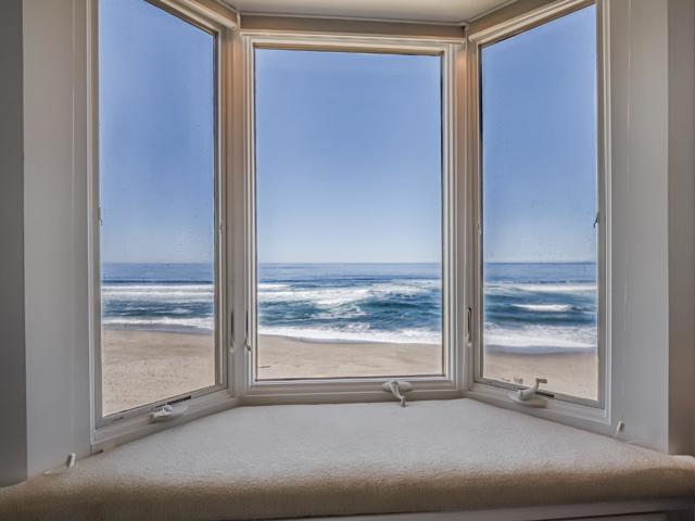 372 Oceanview Drive, La Selva Beach CA: https://media.crmls.org/mediaz/d93ff7ad-b78a-471e-9460-47ca1fe716dd.jpg