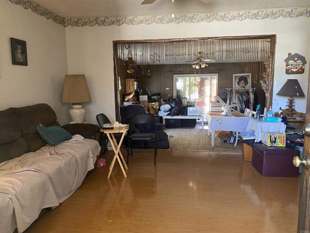 Detail Gallery Image 7 of 10 For 1945 Gateway Dr, San Diego,  CA 92105 - 4 Beds | 2 Baths