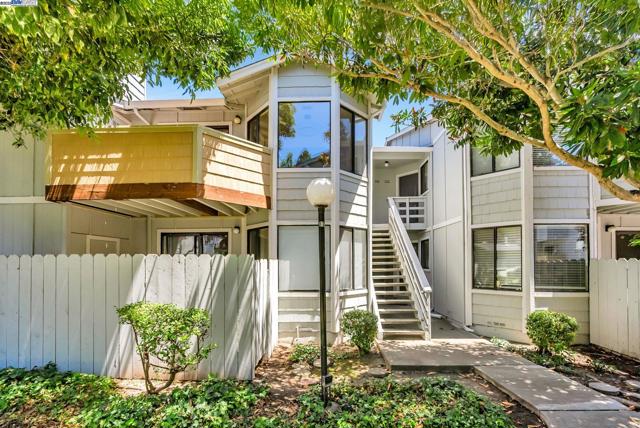 130 Mohave Terrace, Fremont CA: https://media.crmls.org/mediaz/d9404879-2653-4fcd-8a25-7ce3d77351ea.jpg