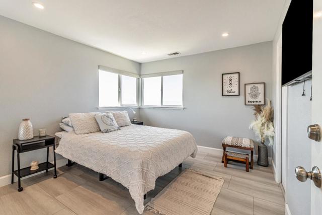 11550 Skyline Boulevard, Oakland CA: https://media.crmls.org/mediaz/d94056a3-2149-4d25-9781-b4383da3e61e.jpg