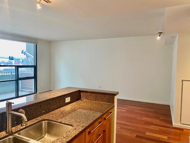 350 11th Avenue, San Diego CA: https://media.crmls.org/mediaz/d9409823-481c-4d86-b88f-8b76a84dc939.jpg