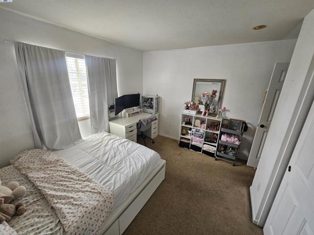 13440 Forestwood Way, Lathrop CA: https://media.crmls.org/mediaz/d94106c1-a688-4e15-aada-a1eacbfbc03e.jpg