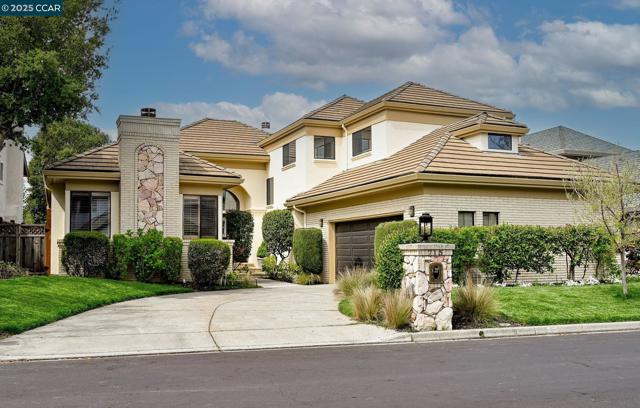 715 Blue Spruce Dr, Danville CA: https://media.crmls.org/mediaz/d94163d9-cc90-420e-96f5-fbc32a1c8951.jpg