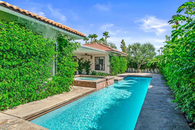 1399 N ViA Donna, Palm Springs CA: https://media.crmls.org/mediaz/d941d507-aa6b-4324-9850-7f080cb12ea1.jpg