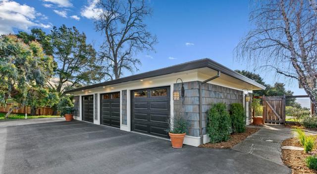 17755 Corral Del Cielo Road,  CA: https://media.crmls.org/mediaz/d941dc3d-fb7b-4d2f-a58e-616e366cf220.jpg