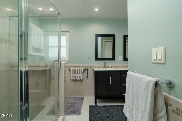 872 Via Arroyo, Ventura CA: https://media.crmls.org/mediaz/d9428c6f-ef78-4ee1-8e3a-ca08d49adcf7.jpg