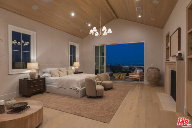 1682 San Onofre Drive, Pacific Palisades CA: https://media.crmls.org/mediaz/d94321f4-23ff-403a-a4ac-28a3a592e347.jpg