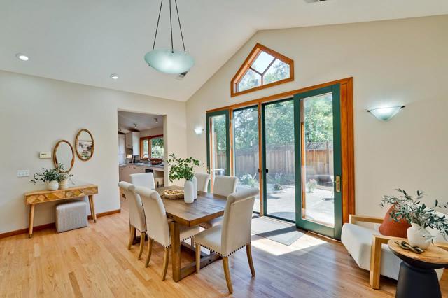 1625 Hazelaar Way, Los Altos CA: https://media.crmls.org/mediaz/d9432fda-07c5-47a1-8355-4cee1db4a07f.jpg