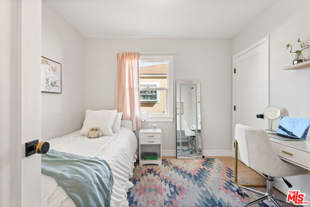 7818 Truxton Avenue, Los Angeles CA: https://media.crmls.org/mediaz/d9458475-87e8-40bc-8896-28360080ea62.jpg